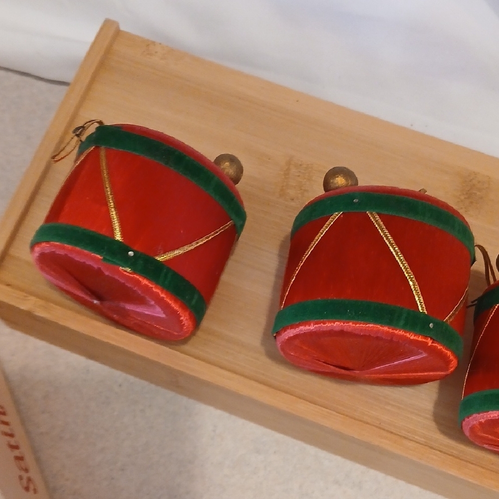 Vintage Christmas Drum Ornaments - Picture 10 of 15